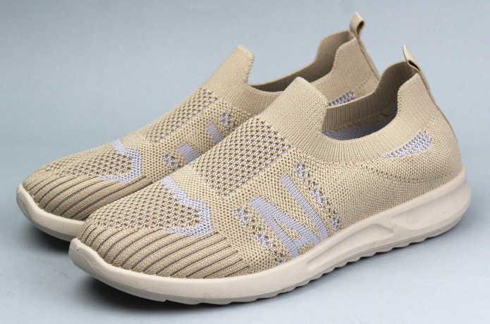 Кроссовки женские   