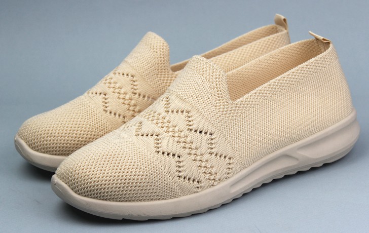 Кроссовки женские  