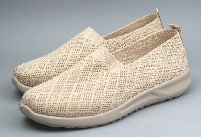 Кроссовки женские   