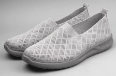 Кроссовки женские   