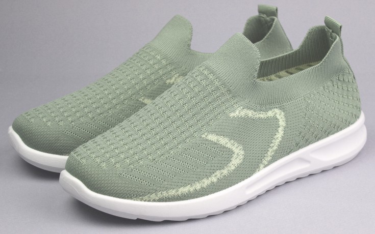 Кроссовки женские  