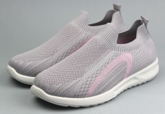 Кроссовки женские    