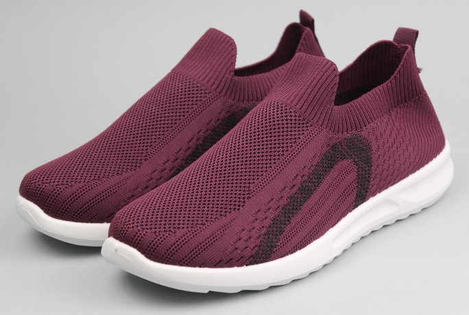 Кроссовки женские   