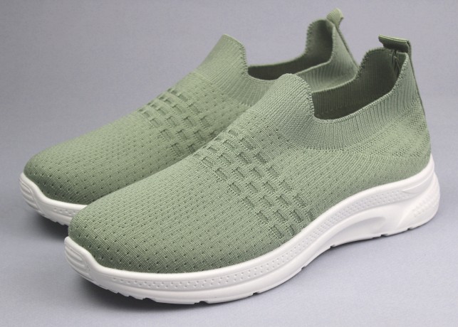 Кроссовки женские  