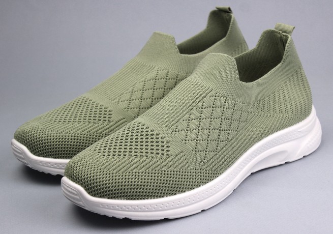 Кроссовки женские    