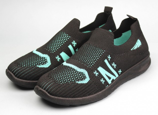 Кроссовки женские   