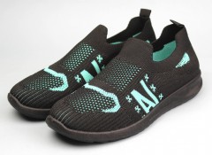 Кроссовки женские   