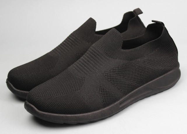 Кроссовки женские  